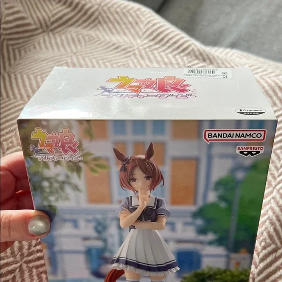 Sakura Laurel Anime Figure with Red and White Outfit - Picture 6 of 6